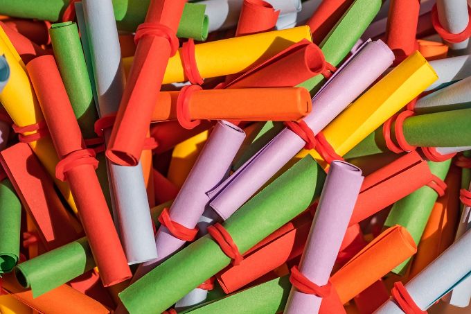 Tirage de la tombola, c' est fait, voici la liste des numéros gagnants :